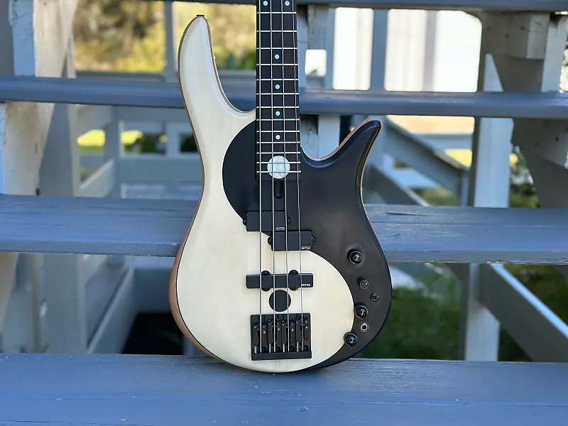 Fodera Yin Yang Standard 4 (used)