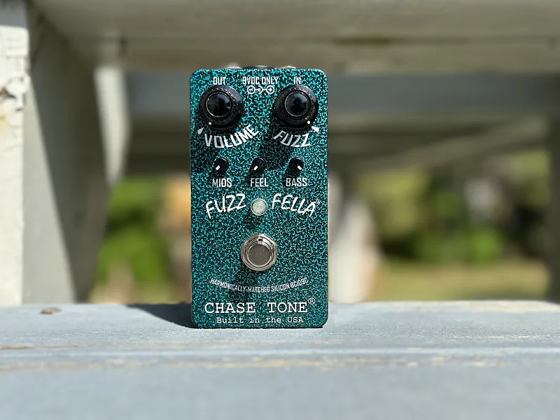 Chase Tone Fuzz Fella BC109C